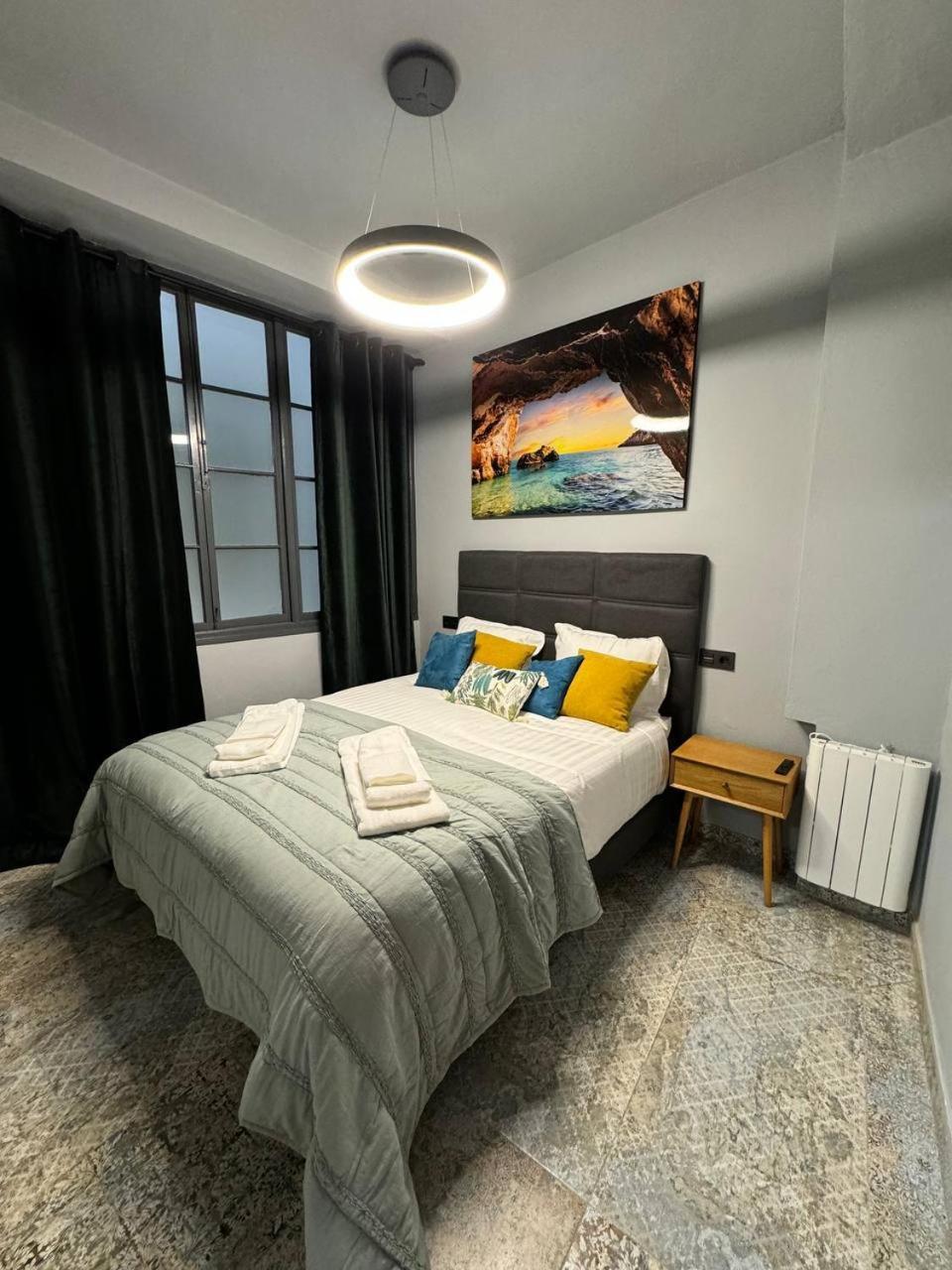 Alma De Malaga 2Br Stay With Art History & Comfort In The Heart Of The City Малага Екстериор снимка