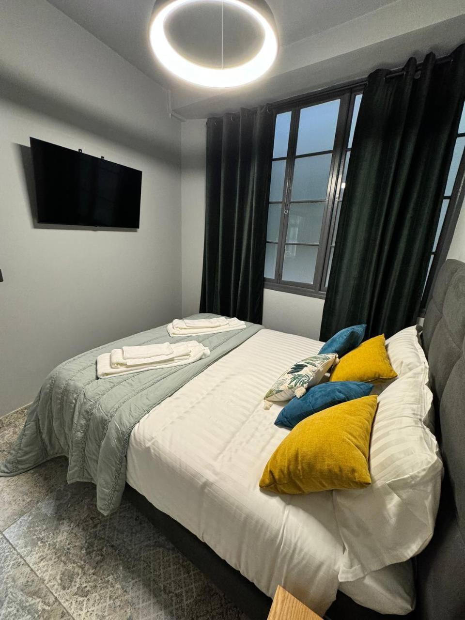 Alma De Malaga 2Br Stay With Art History & Comfort In The Heart Of The City Малага Екстериор снимка
