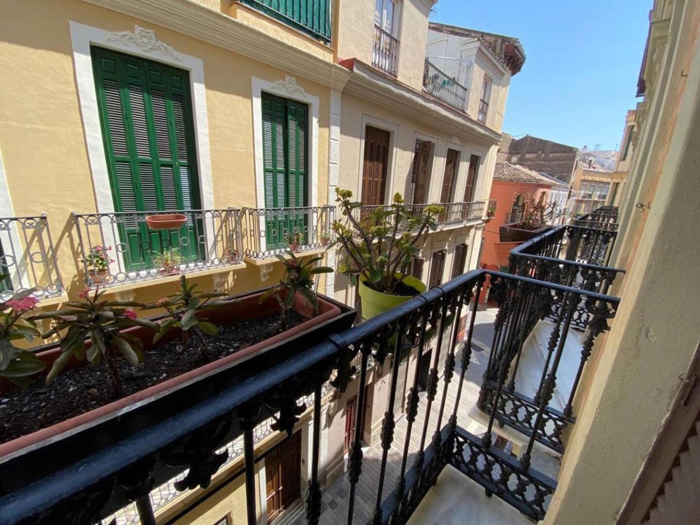 Alma De Malaga 2Br Stay With Art History & Comfort In The Heart Of The City Малага Екстериор снимка