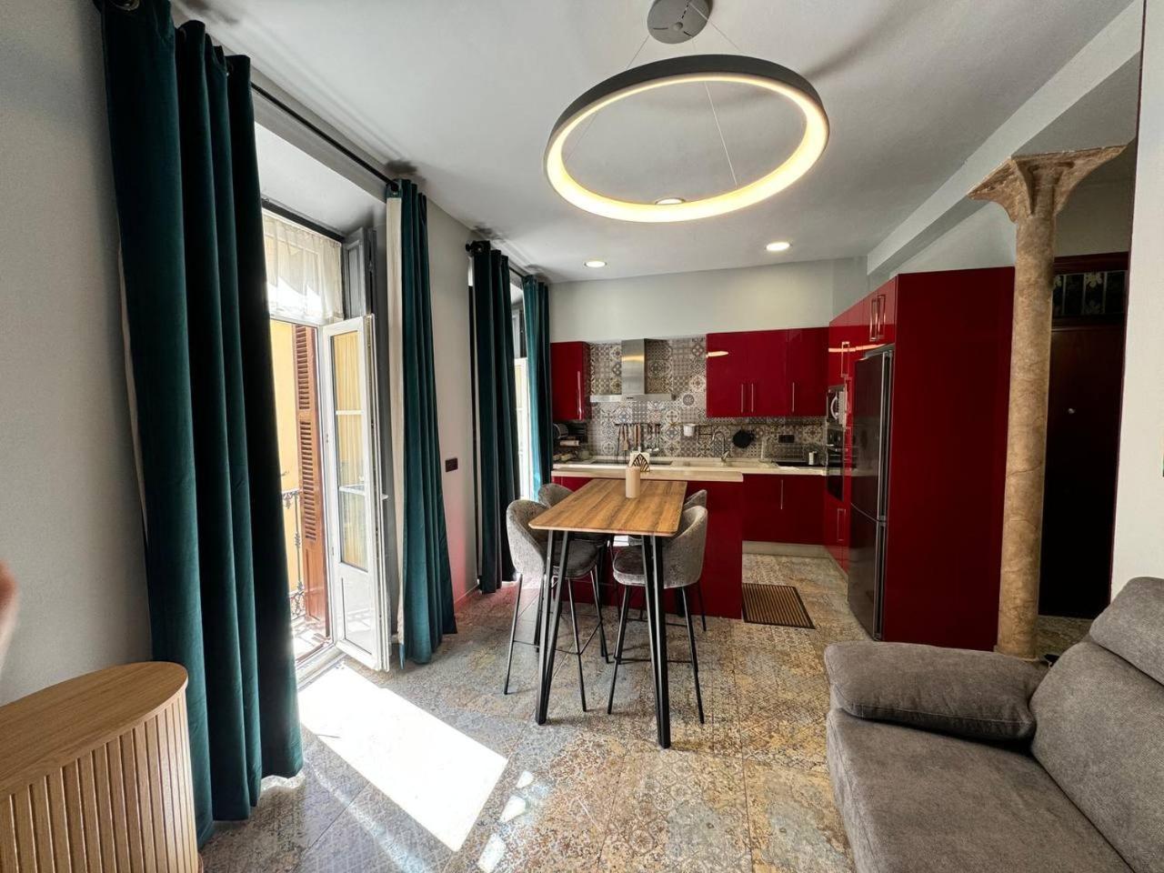 Alma De Malaga 2Br Stay With Art History & Comfort In The Heart Of The City Малага Екстериор снимка