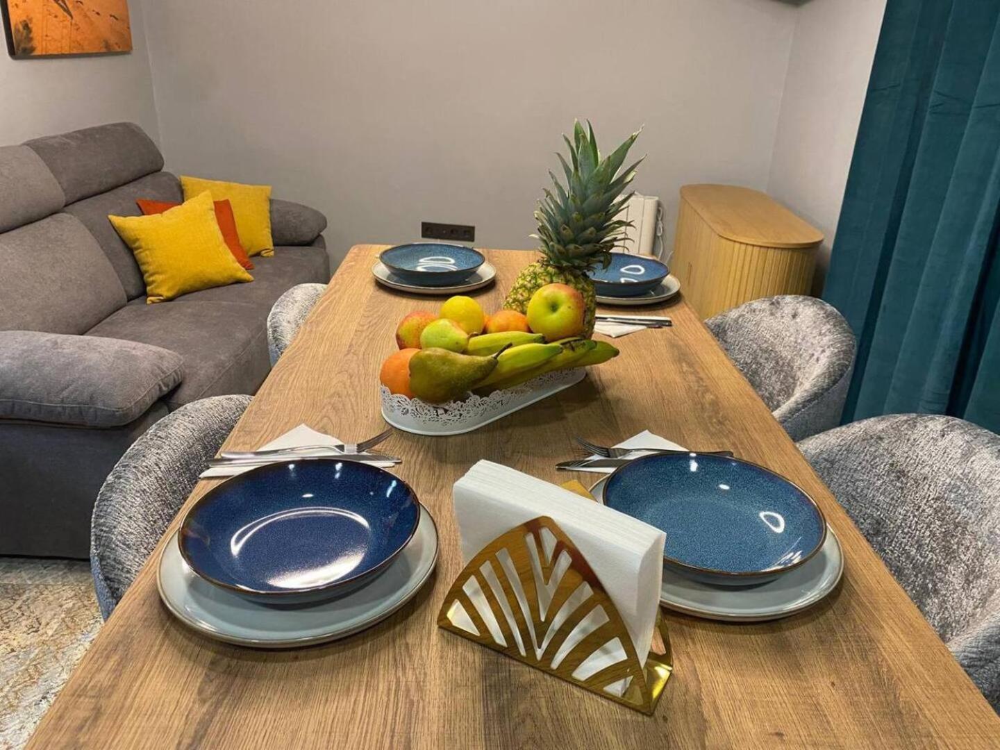 Alma De Malaga 2Br Stay With Art History & Comfort In The Heart Of The City Малага Екстериор снимка