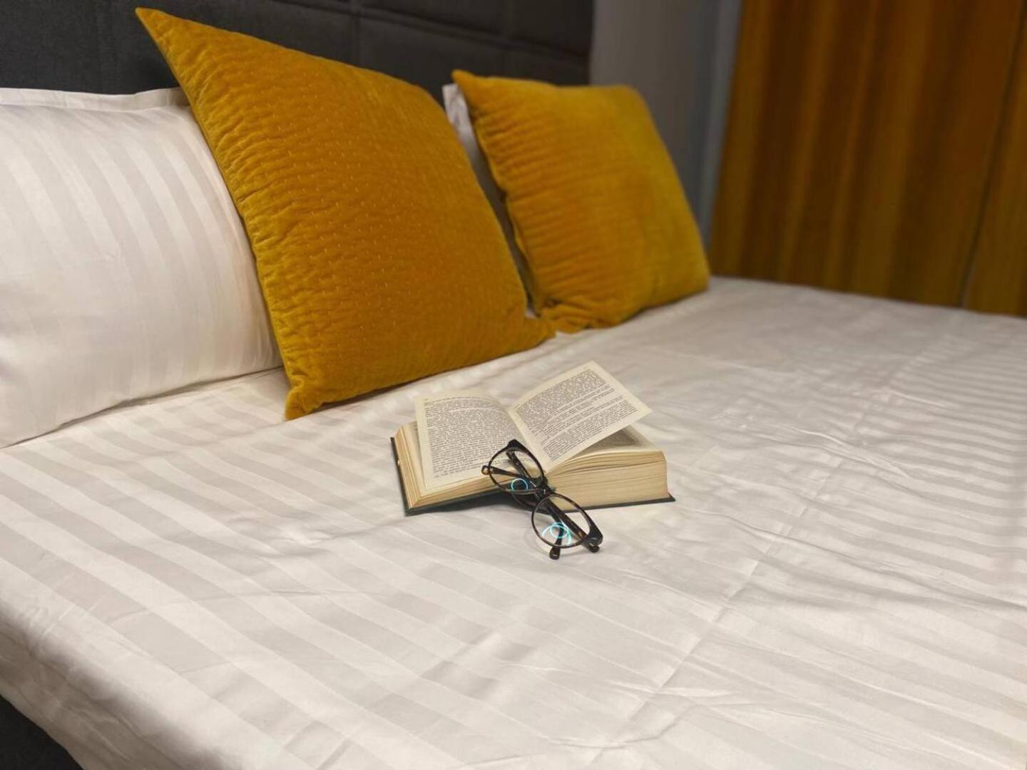 Alma De Malaga 2Br Stay With Art History & Comfort In The Heart Of The City Малага Екстериор снимка