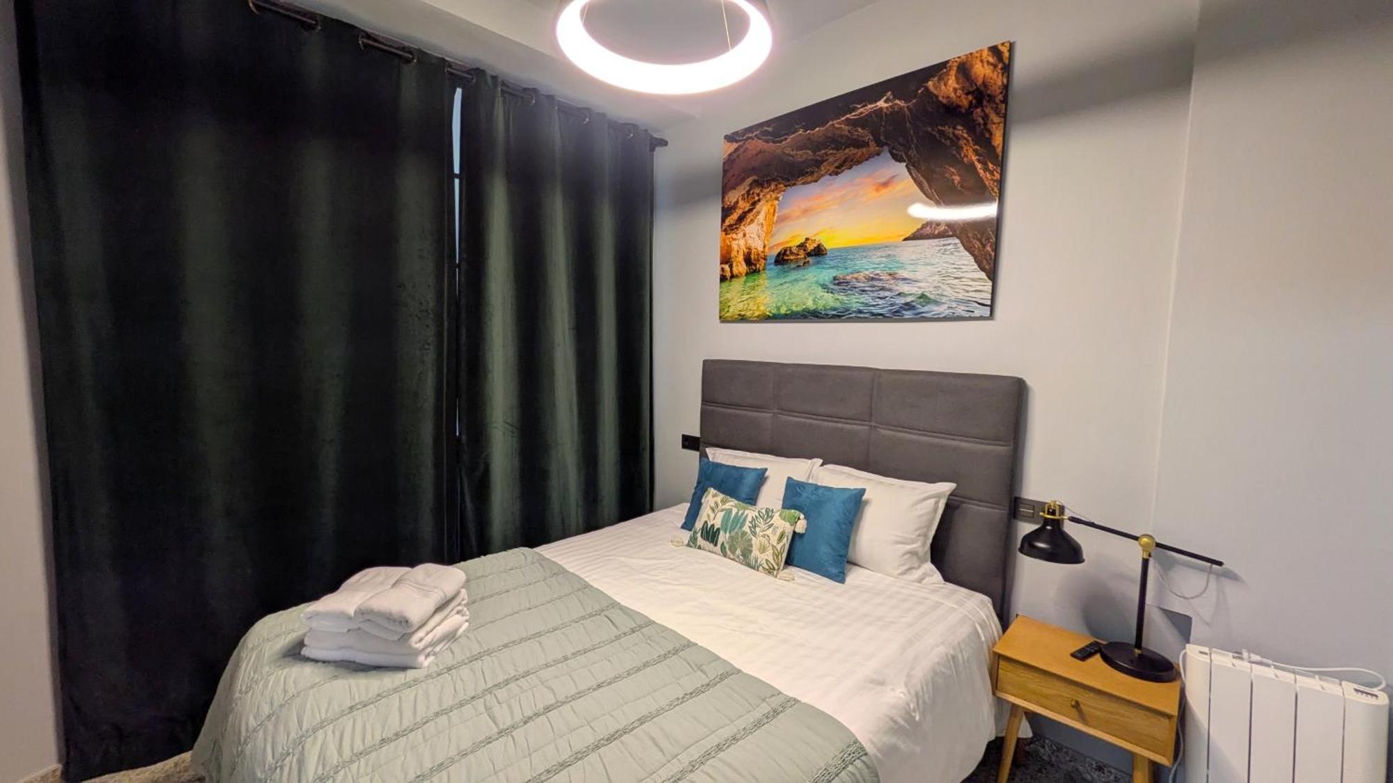 Alma De Malaga 2Br Stay With Art History & Comfort In The Heart Of The City Малага Екстериор снимка