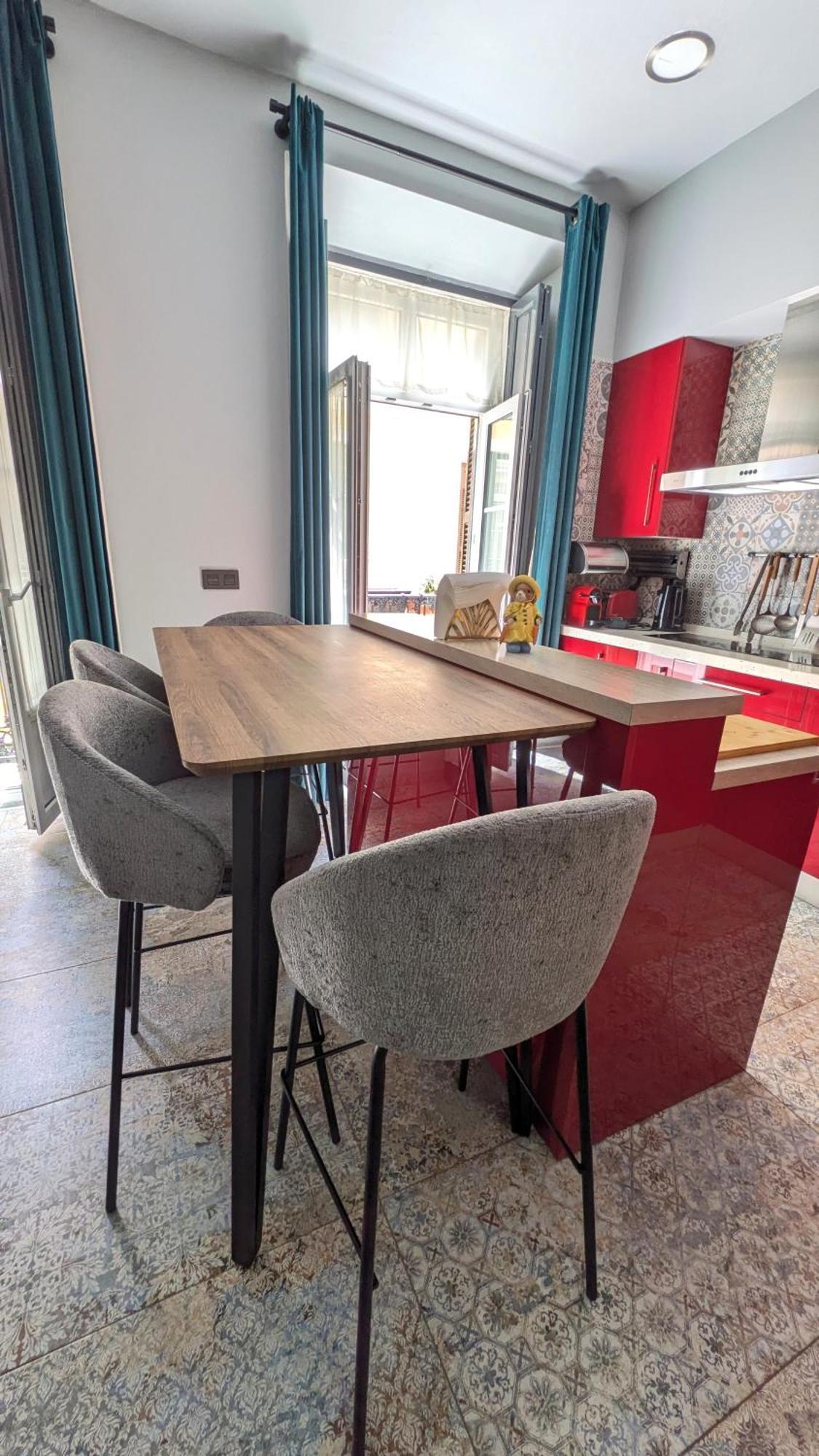 Alma De Malaga 2Br Stay With Art History & Comfort In The Heart Of The City Малага Екстериор снимка