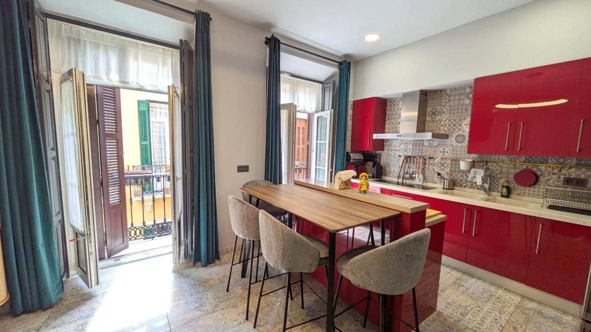 Alma De Malaga 2Br Stay With Art History & Comfort In The Heart Of The City Малага Екстериор снимка
