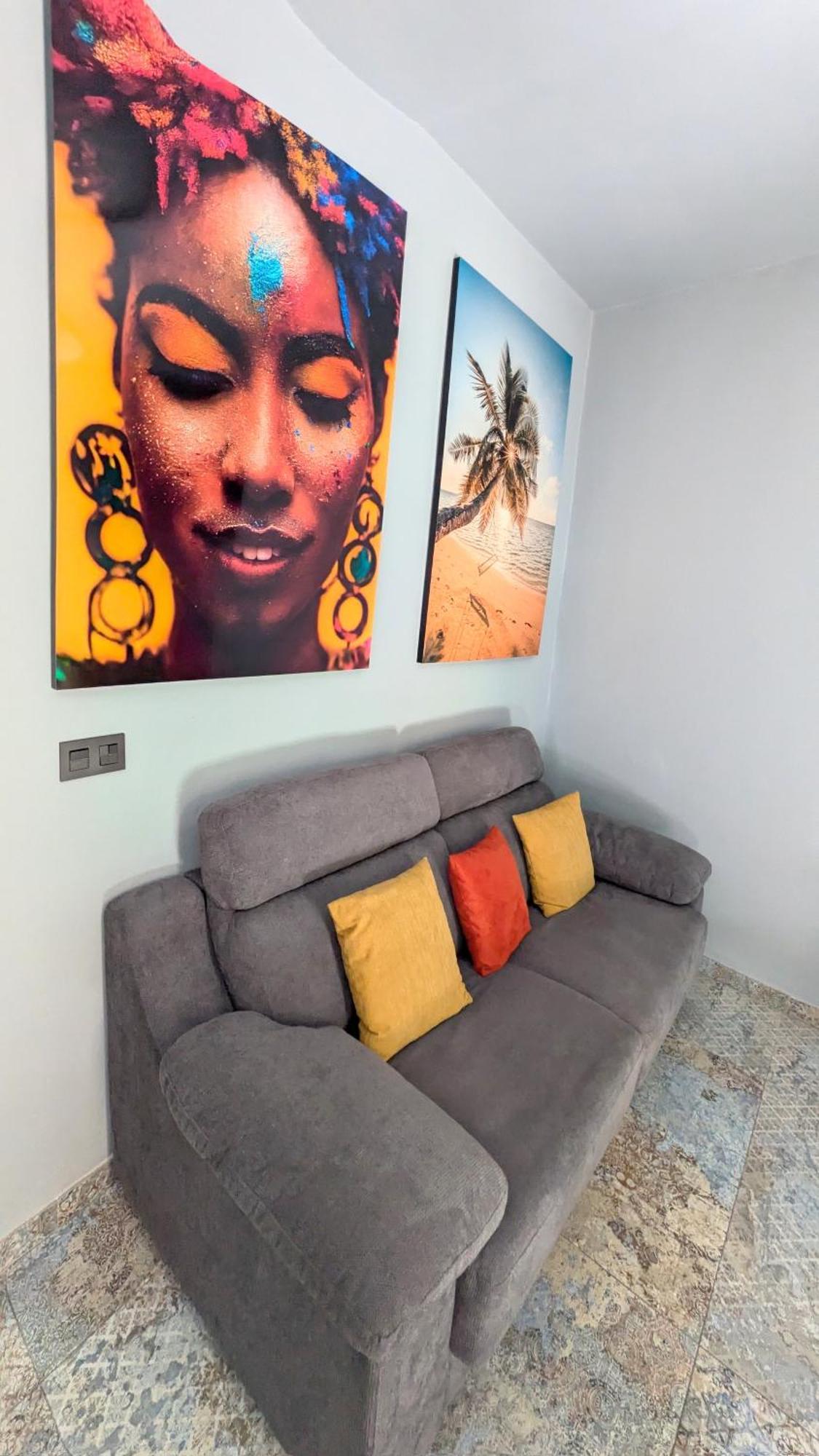 Alma De Malaga 2Br Stay With Art History & Comfort In The Heart Of The City Малага Екстериор снимка